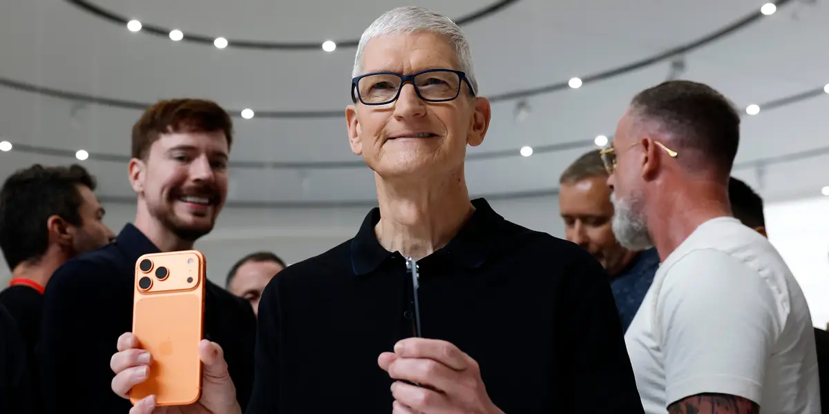 Apple’s $4 Trillion Milestone Sets Stage for Blockbuster Q4 Earnings Report